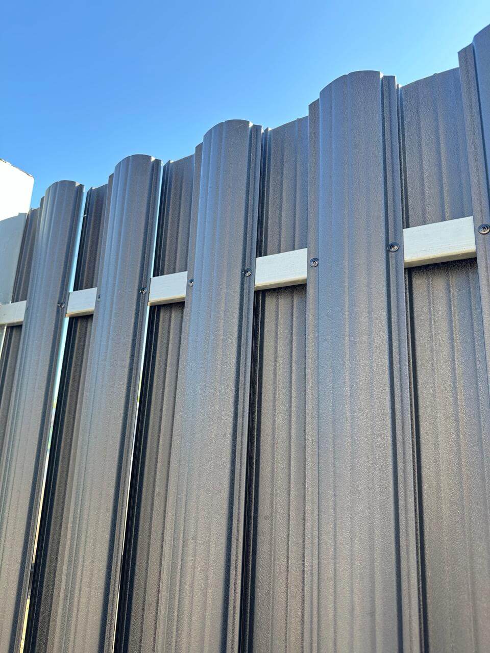 Забор из евроштакетника 34м RAL9005/9005 Черный МАТТЕ двусторонний фото 3 в Атырау