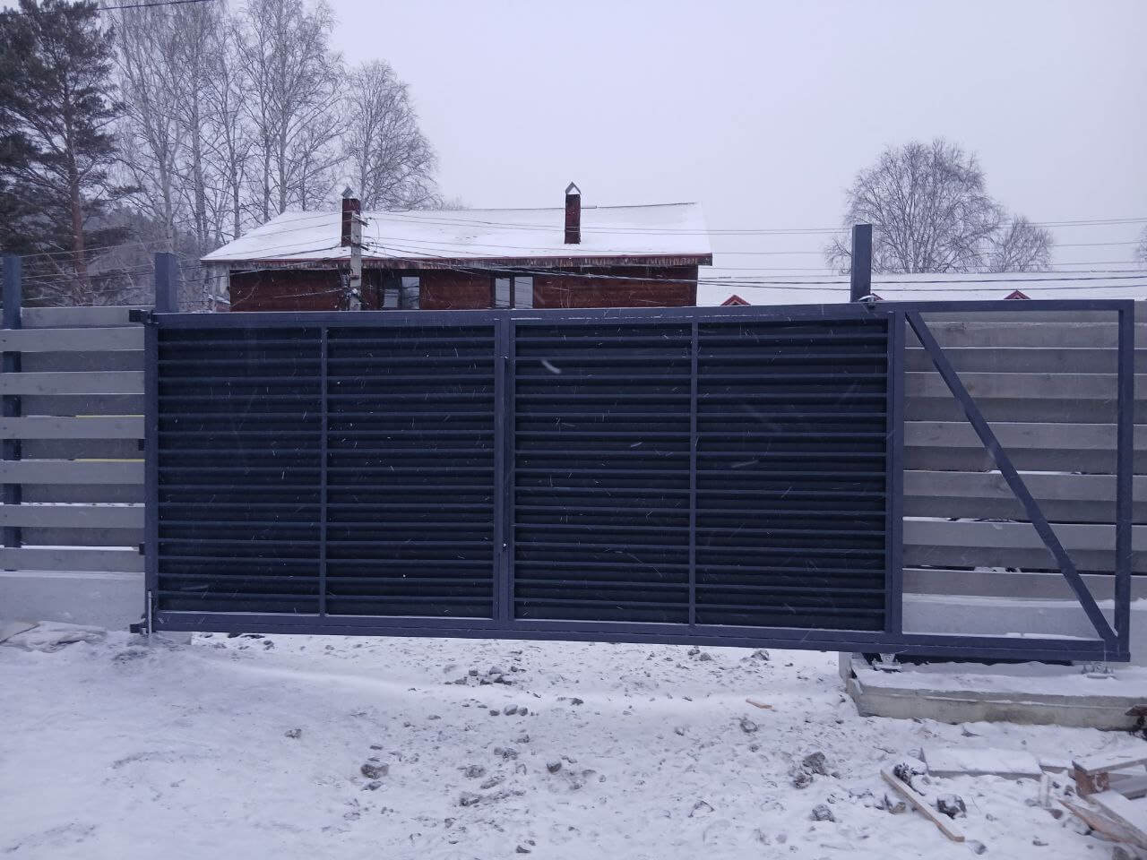 Входная группа из ламелей Хай-Тек RAL7024/7024 Серый Графит двусторонний МАТТЕ фото 17 в Атырау