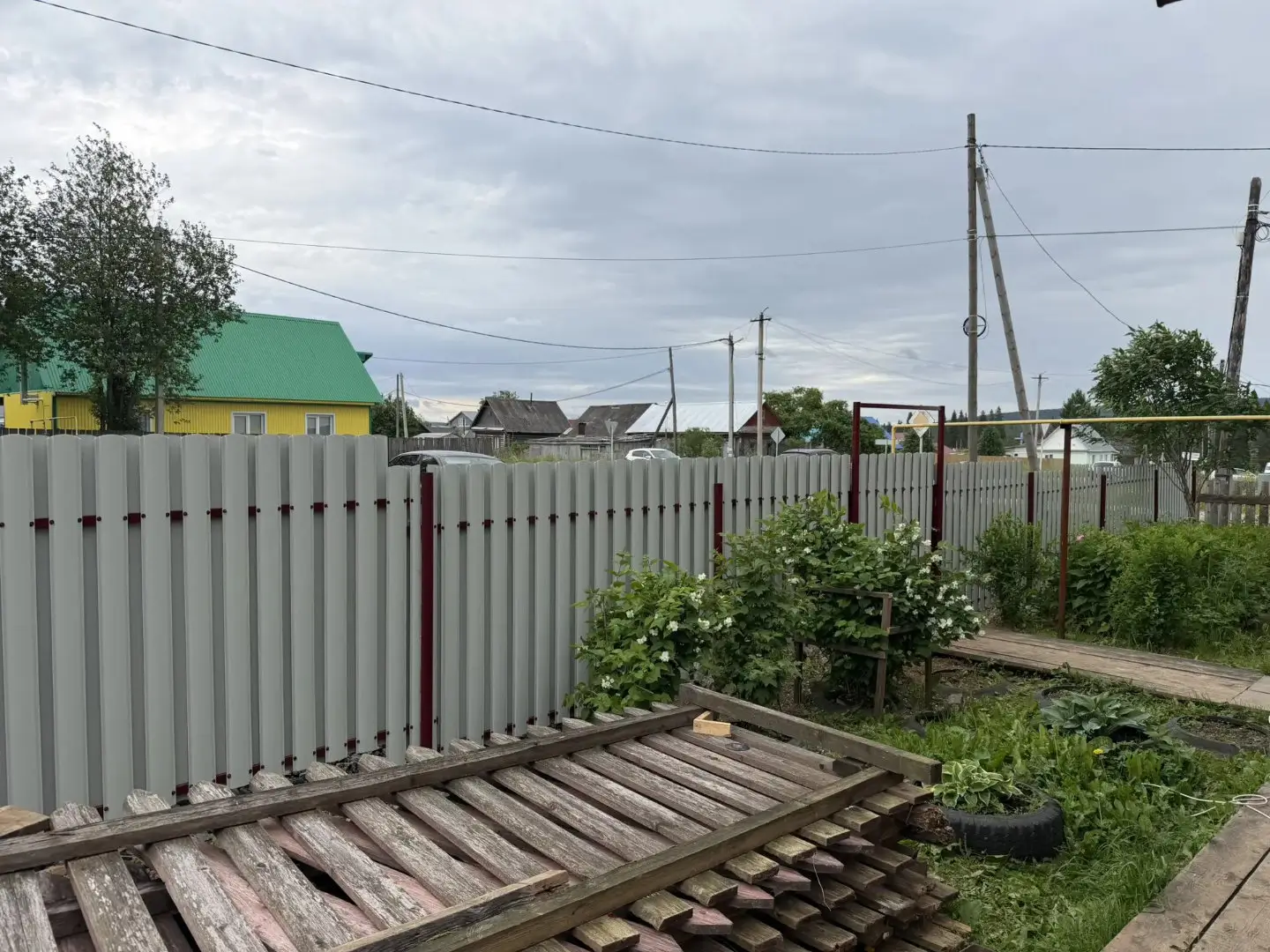 Забор из евроштакетника 24м RAL3005/3005 Красное Вино двусторонний фото 5 в Атырау